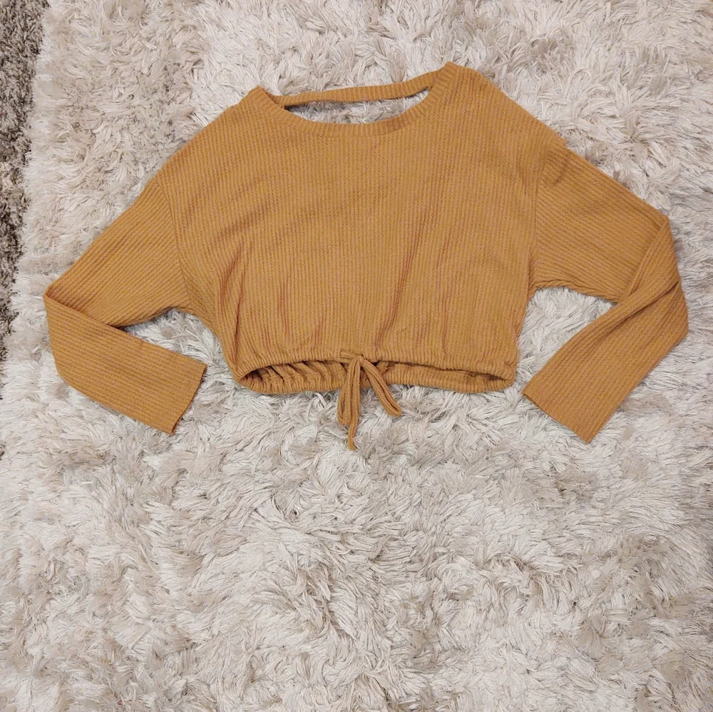 AEO Seriously Soft mustard yellow cropped top L